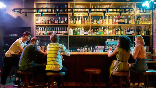 A Tétlabor Szalon csapata a szalon-bárban