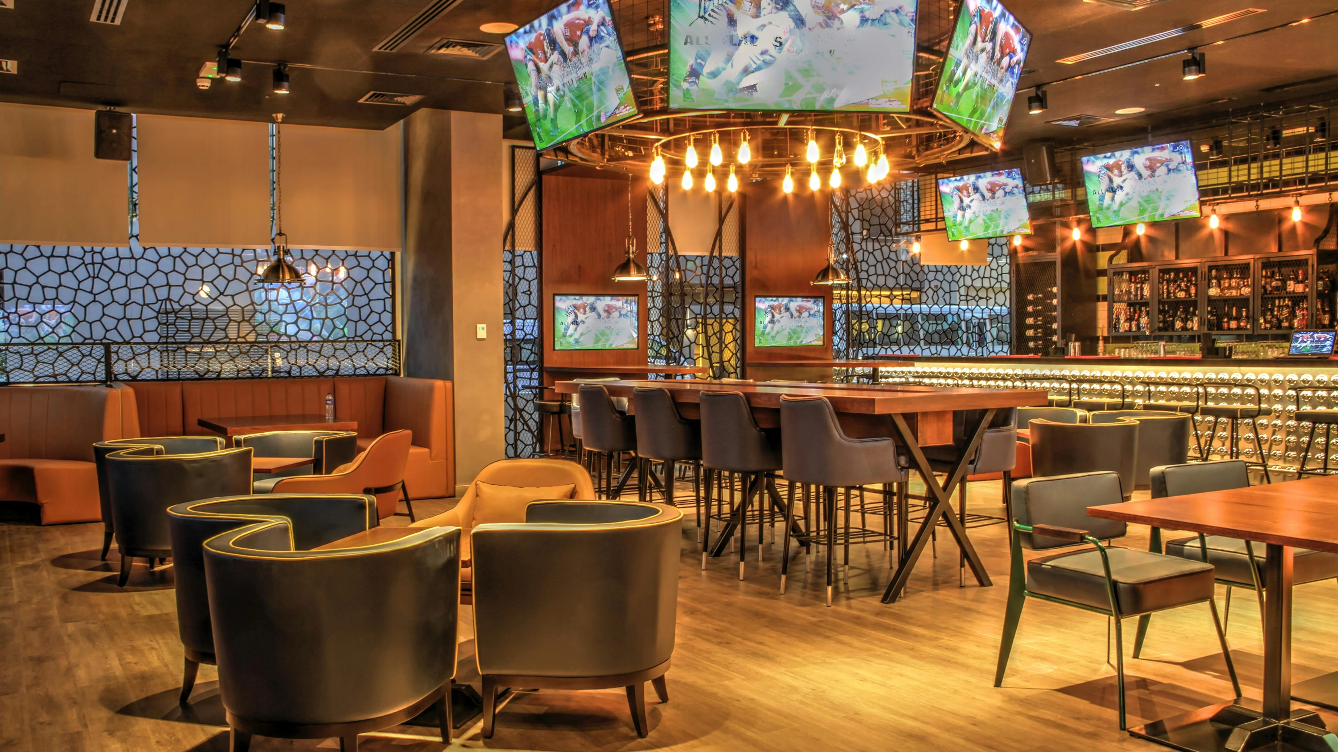 Sport-bár nagy képernyővel, magyar craft sör csapolva